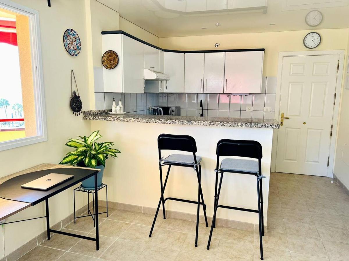 Cozy Beachfront Flat With Pool & Panoramic Sea View Terrace Lägenhet Puerto de Santiago  Exteriör bild